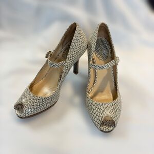 COLE HAAN Nike Air Snakeskin Peep Toe Mary Jane Pumps, Size 5.5B